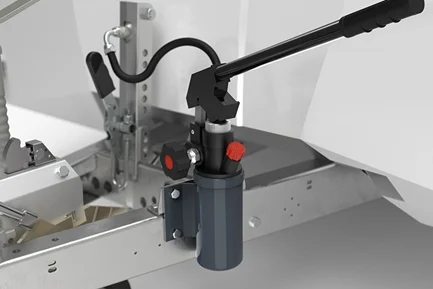 hydraulic-tilt-bed-for-low-loading-featuremedium