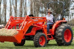 Kubota MX5200 utility tractor